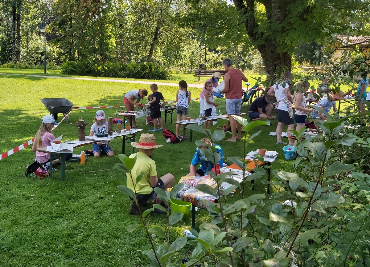 Ferienprogramm des Gartenbauvereins – Bau von Futterspendern für heimische Singvögel am 8. August